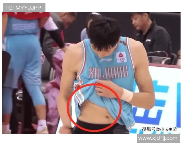 足球球星腹肌隐现之谜：为何顶级运动员的腹部线条难以显现